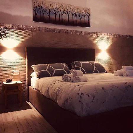 La Piazzetta Bed & Breakfast Brindisi Bagian luar foto