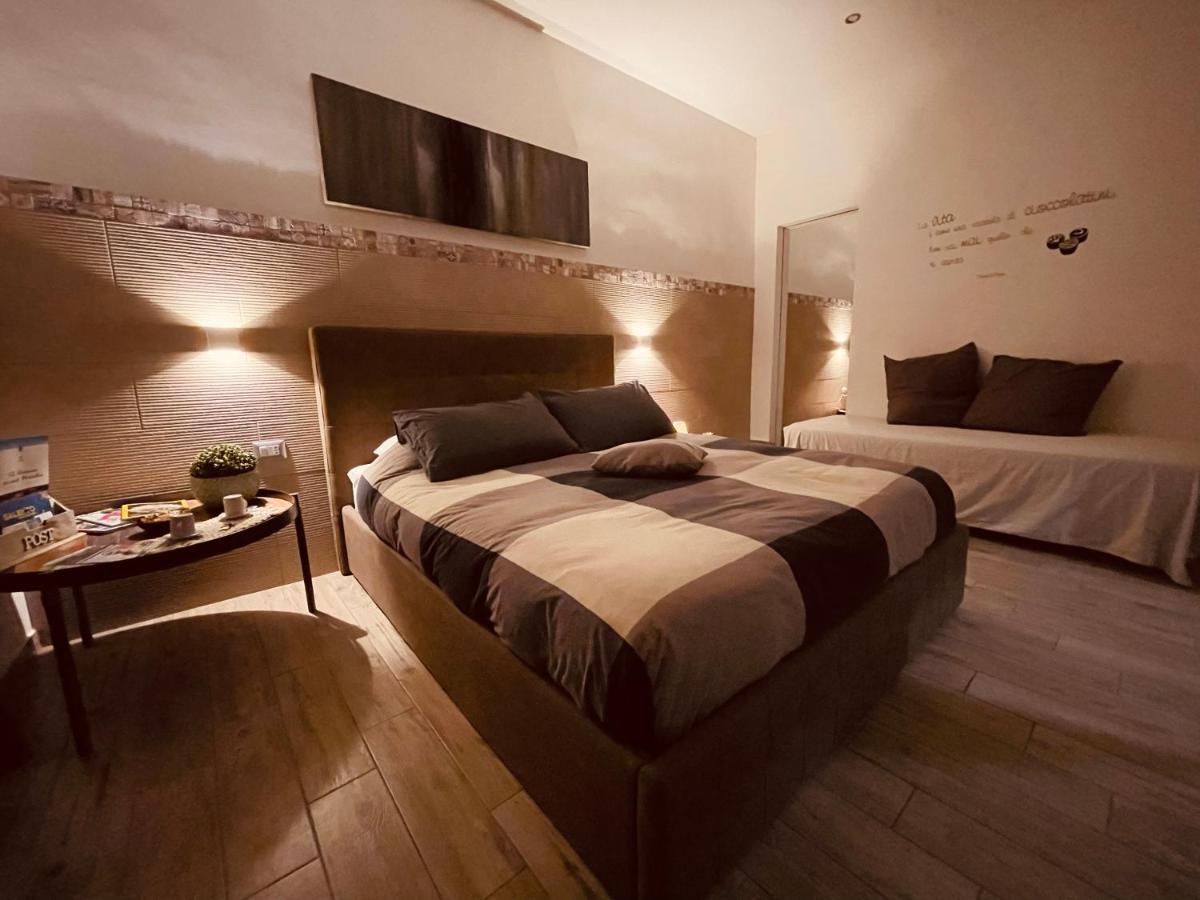 La Piazzetta Bed & Breakfast Brindisi Bagian luar foto