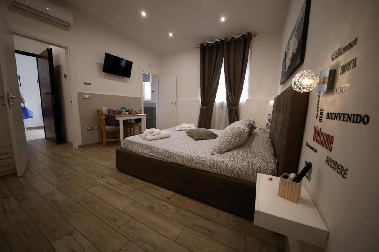 La Piazzetta Bed & Breakfast Brindisi Bagian luar foto